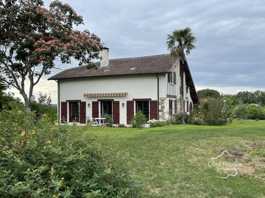 Villa en Salies-de-Béarn, Pirineos Atlánticos