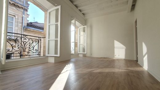 Apartment / Etagenwohnung in Bordeaux, Gironde