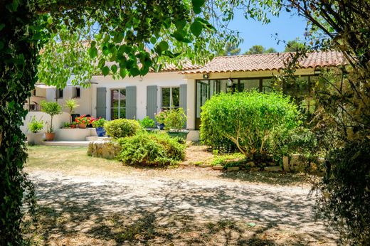 Villa en Peyrolles-en-Provence, Bocas del Ródano