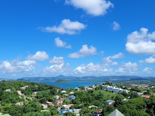 Apartment / Etagenwohnung in Les Trois-Îlets, Martinique