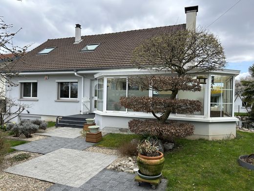 Luxus-Haus in Velaine-en-Haye, Meurthe-et-Moselle