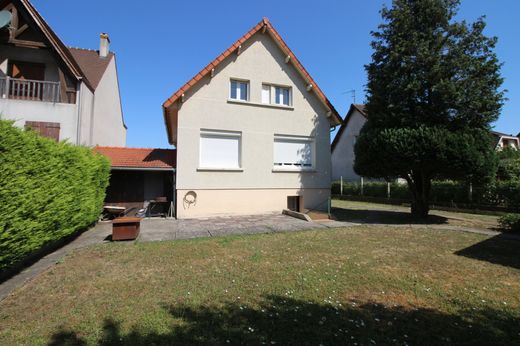 منزل ﻓﻲ Bry-sur-Marne, Val-de-Marne