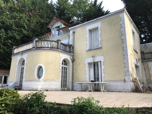 Luxe woning in Noisy-le-Grand, Seine-Saint-Denis