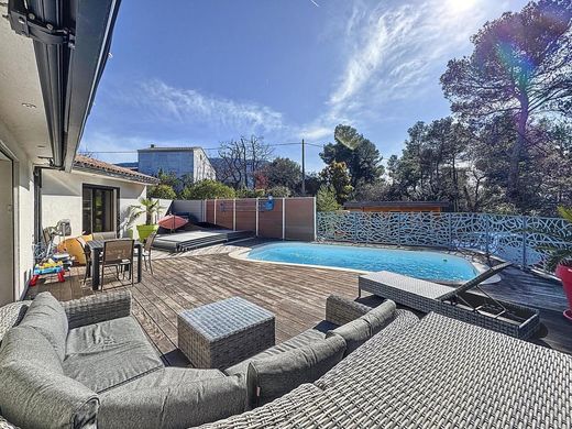 Luxe woning in Pourcieux, Var