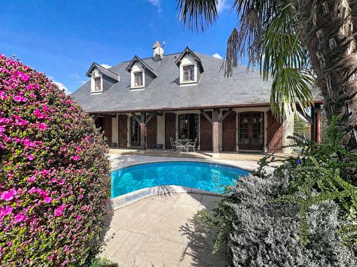Luxury home in Bizanos, Pyrénées-Atlantiques