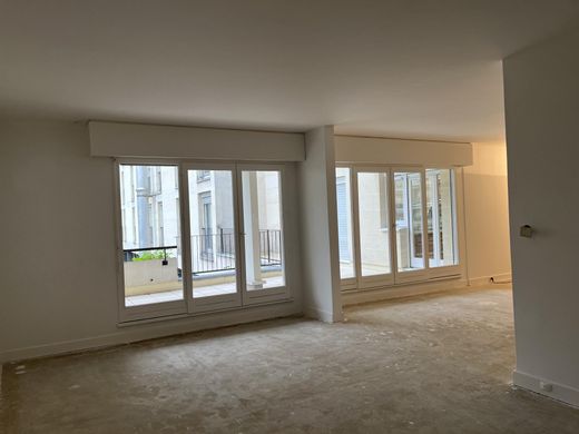 Apartment / Etagenwohnung in Chatou, Yvelines
