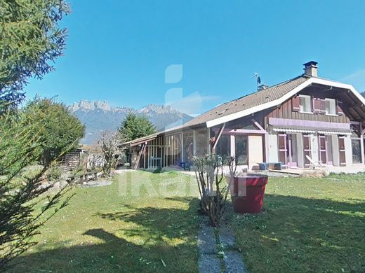 Luxe woning in Duingt, Haute-Savoie