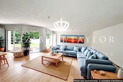 Maison de luxe à L'Étang-la-Ville, Yvelines