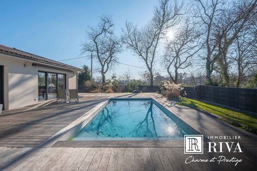 Luxury home in Carignan-de-Bordeaux, Gironde