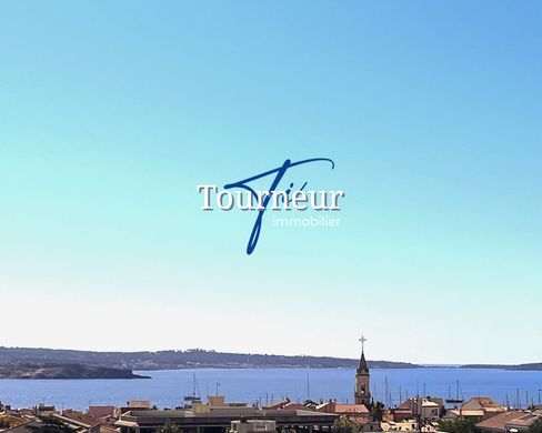 Apartment in Sanary-sur-Mer, Var
