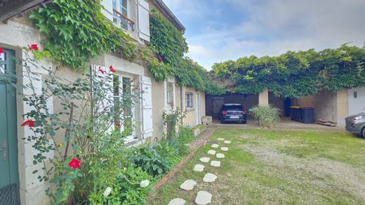 ‏בתי יוקרה ב  Montigny-la-Resle, Yonne