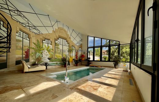 Luxus-Haus in Thoiry, Yvelines