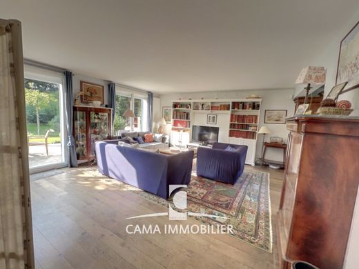 Luxus-Haus in Les Loges-en-Josas, Yvelines