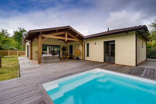 Luxury home in Lège-Cap-Ferret, Gironde