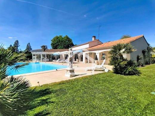 Luxury home in Pessac, Gironde