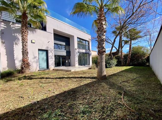 Luxury home in Lattes, Hérault