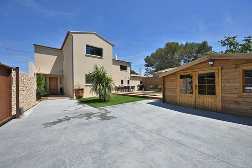 Luxus-Haus in Nîmes, Gard