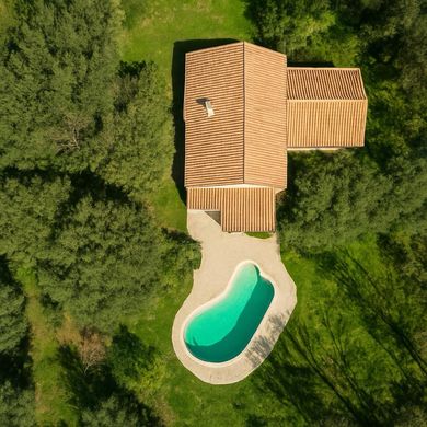 Luxury home in Pernes-les-Fontaines, Vaucluse