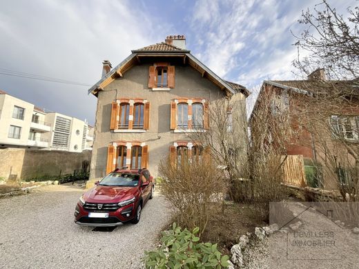 Πολυτελή κατοικία σε Μπεζανσόν, Doubs
