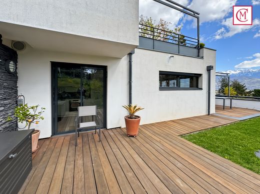 Daire La Tronche, Isère