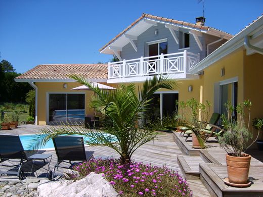 Villa en Azur, Landas