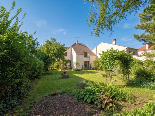 Luxury home in Rueil-Malmaison, Hauts-de-Seine
