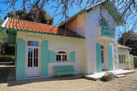 Luxury home in Vaux-sur-Mer, Charente-Maritime