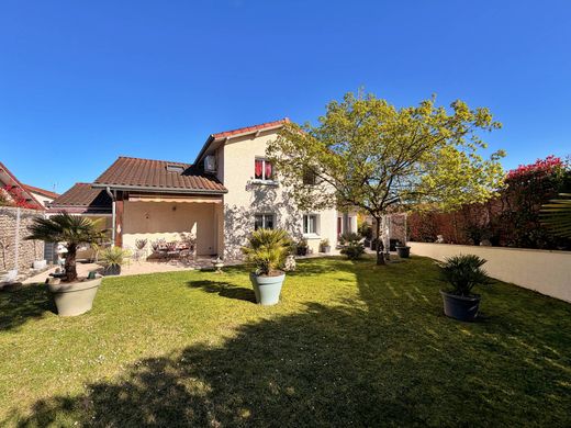 Luxury home in Bourgoin-Jallieu, Isère
