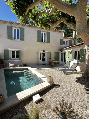 Luxury home in Paradou, Bouches-du-Rhône