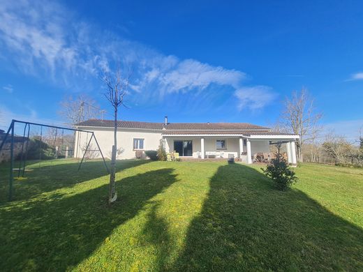 Вилла, Bourg-Saint-Bernard, Upper Garonne