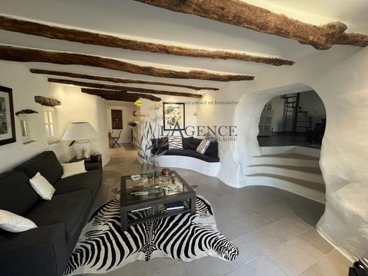 Maison de luxe à Barrettali, Haute-Corse