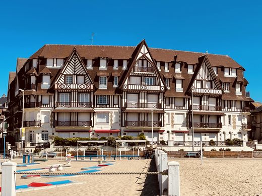 Apartment / Etagenwohnung in Trouville-sur-Mer, Calvados
