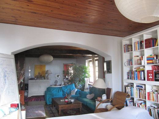 Apartment / Etagenwohnung in Grasse, Alpes-Maritimes