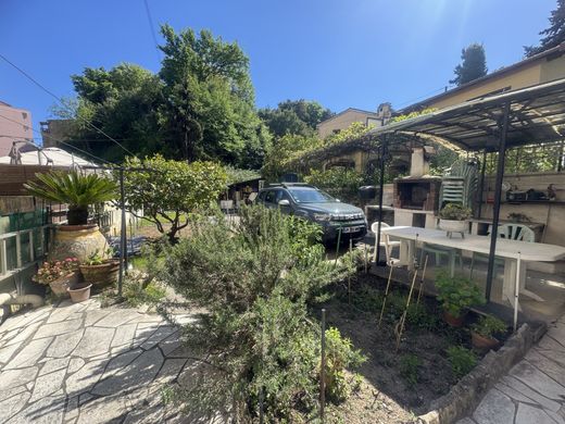 منزل ﻓﻲ Menton, Alpes-Maritimes