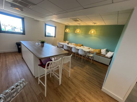 Ufficio a Saint-Aunès, Hérault