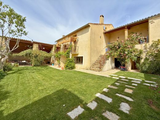 Luxury home in Forcalquier, Alpes-de-Haute-Provence