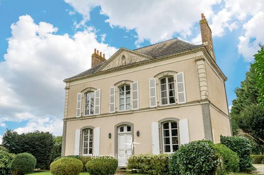 Maison de luxe à Évron, Mayenne