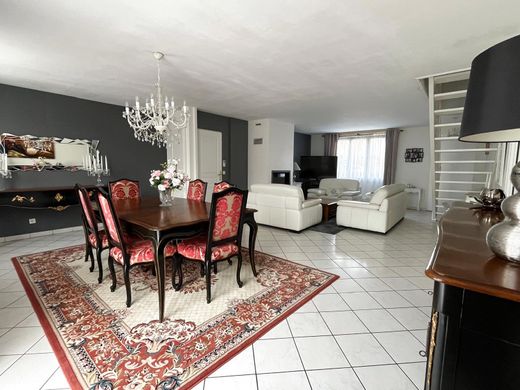 Элитный дом, Montévrain, Seine-et-Marne