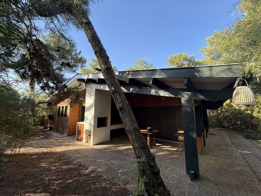 Luxury home in Lège-Cap-Ferret, Gironde