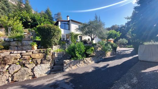 Casa de lujo en Sahune, Droma