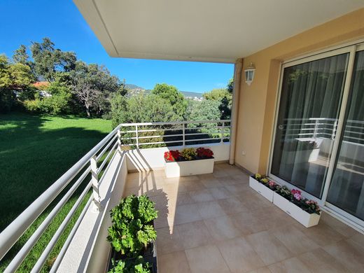 Apartment / Etagenwohnung in Cavalaire-sur-Mer, Var