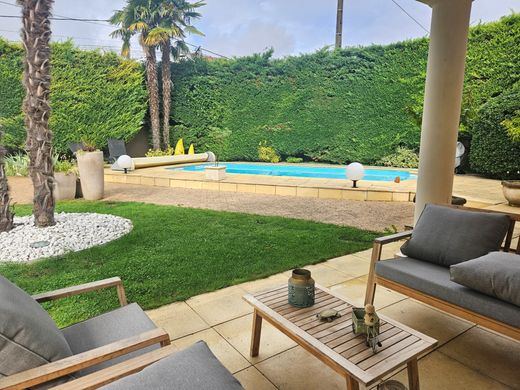 Maison de luxe à Bourgoin-Jallieu, Isère