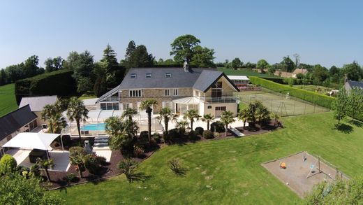 豪宅  Vire, Calvados