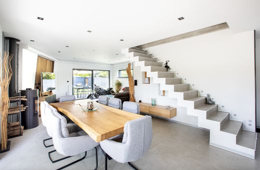 豪宅  Frœningen, Haut-Rhin