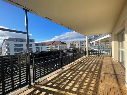 Apartment / Etagenwohnung in Ferney-Voltaire, Ain