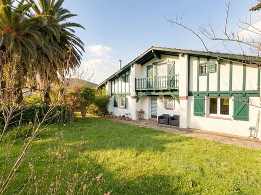 Casa di lusso a Urrugne, Pirenei atlantici