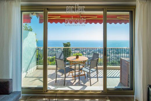 Apartment / Etagenwohnung in Nizza, Alpes-Maritimes
