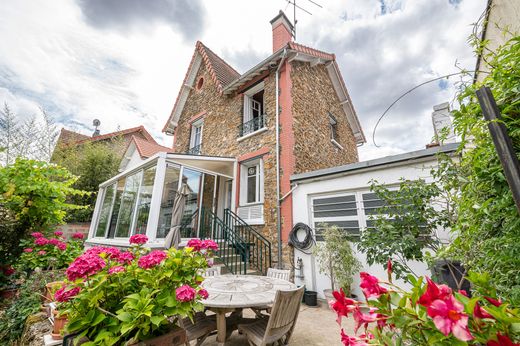 Casa di lusso a Joinville-le-Pont, Val-de-Marne