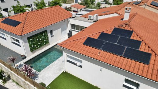 Luxury home in Vilallonga dels Monts, Pyrénées-Orientales