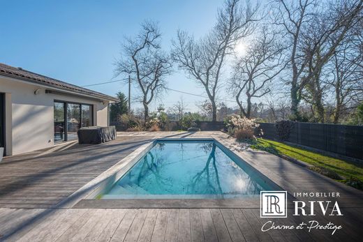Casa di lusso a Carignan-de-Bordeaux, Gironda